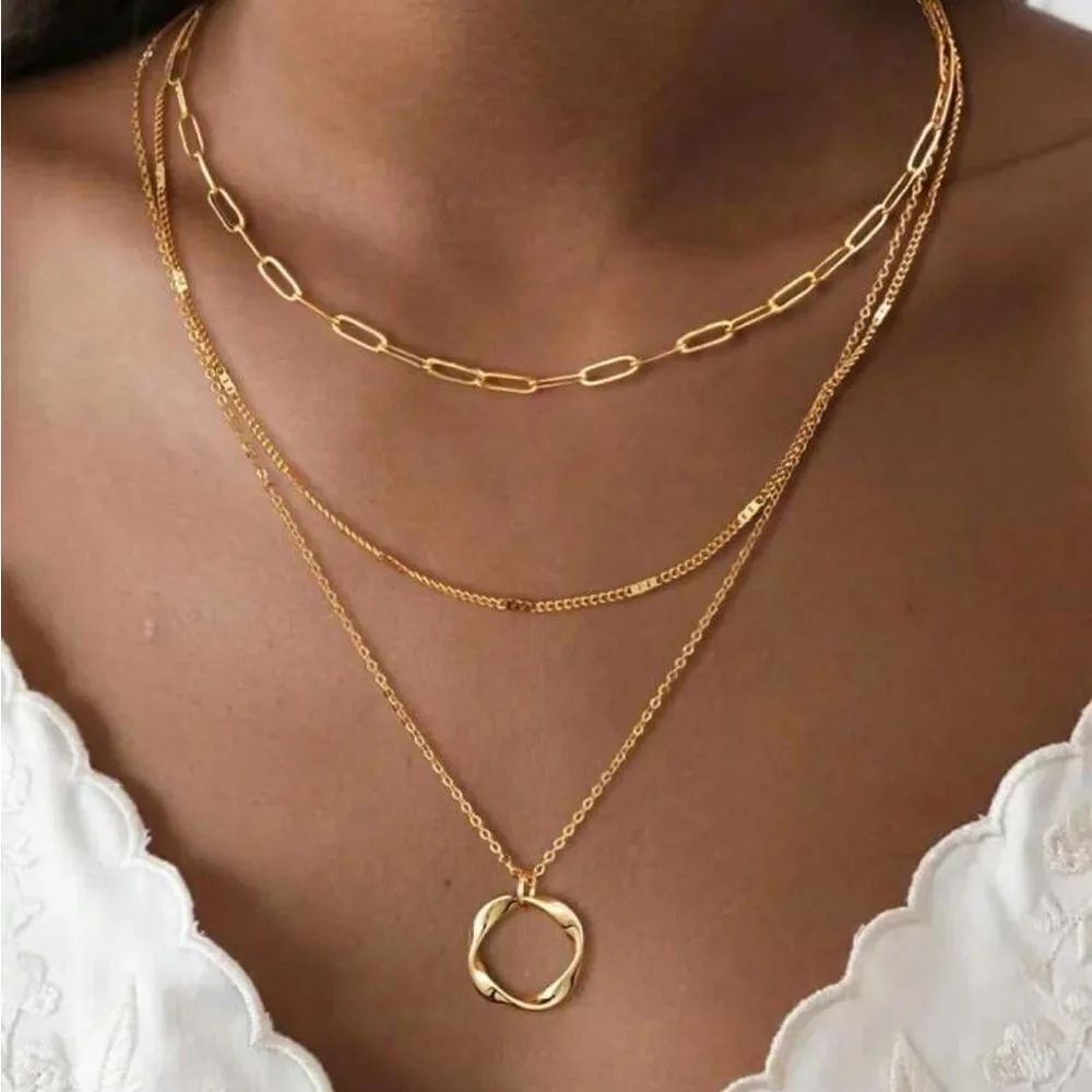 Elegant Gold Layered Necklace A1487
